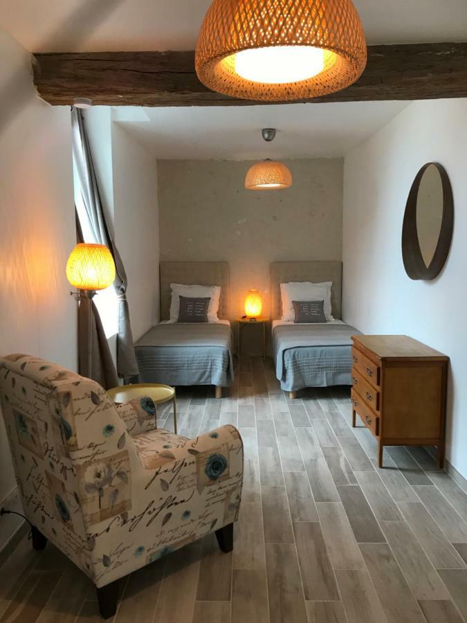 Отель Le Logis De Chaumont Экстерьер фото